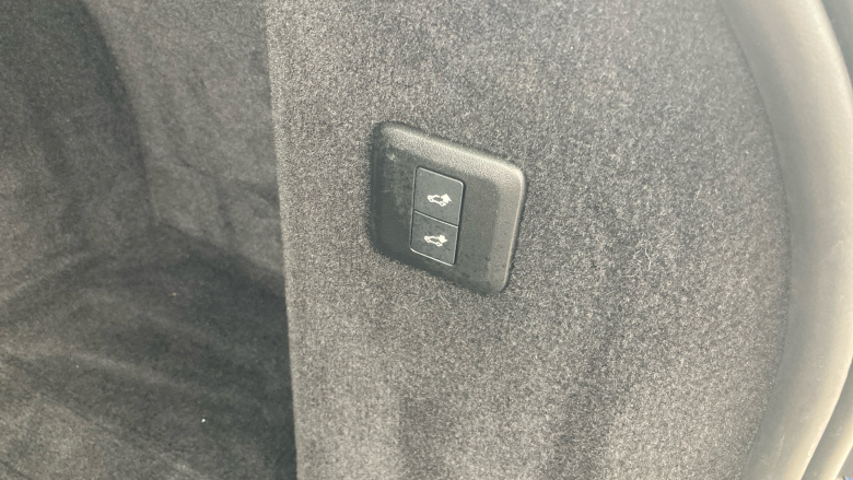 Land Rover Range Rover Sport 3.0 D300 HSE 5dr Auto Diesel Estate